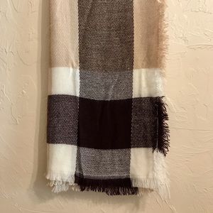 55”X55” Throw or Shawl Light-weight Great Condition Used